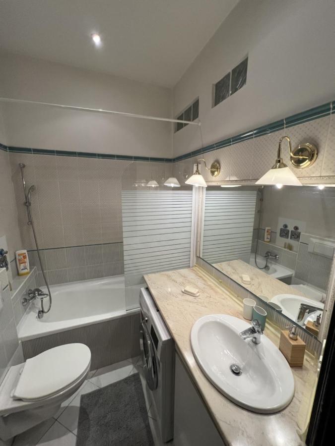 Madach Square Residence Budapest Esterno foto